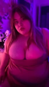 HoneyEmily Public Gambar 7