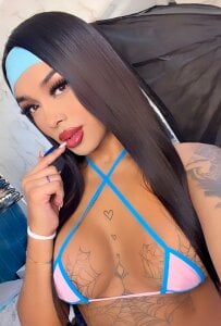 Between glances and sins 😈 od tinaqueen_noa  4 snímek