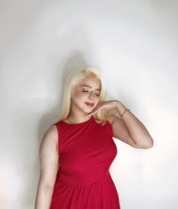 BarbieHannaB RED Pic