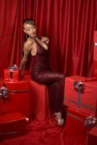 rosemonrooe Crimson Seduction Pic 5