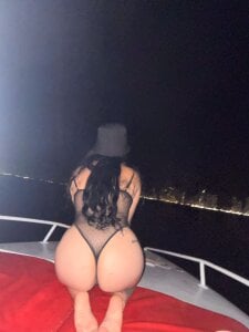 kylie_river vacations !! Pic 3