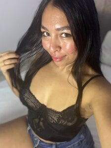 marywhitee__ today I wore shorts for you Pic 2