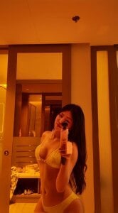 koko51858 公交車站遇見的 兩姐妹 大學生哦~~妹妹 Εικόνα