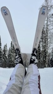 Kelly_Hardy I spent this weekend at a ski resort. 🏔️ So much snow at an altitude of 3000 meters❄️🎿. صورة واحدة|Kelly_Hardy I spent this weekend at a ski resort. 🏔️ So much snow at an altitude of 3000 meters❄️🎿. صورتان|Kelly_Hardy I spent this weekend at a ski resort. 🏔️ So much snow at an altitude of 3000 meters❄️🎿.  5 صور|Kelly_Hardy I spent this weekend at a ski resort. 🏔️ So much snow at an altitude of 3000 meters❄️🎿.  5 صورة