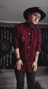 Marieblueeyes style rock Pic 3