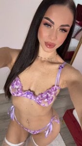 MiaGoldX Selfiessss Pic