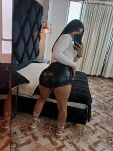 Emily_Hotss Public Pic 4