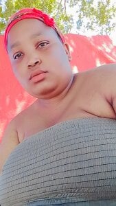 MassiveBoobsxxxx Public Foto 4