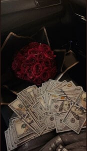 ZyraGoddes When a man knows my worth… he brings roses, money, and silence. зображення 2