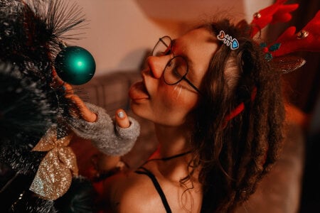 Rin_Skylar Xmass 2026 🎄 Pic 4