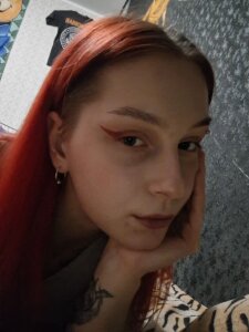 CarlitaSiner Public Pic