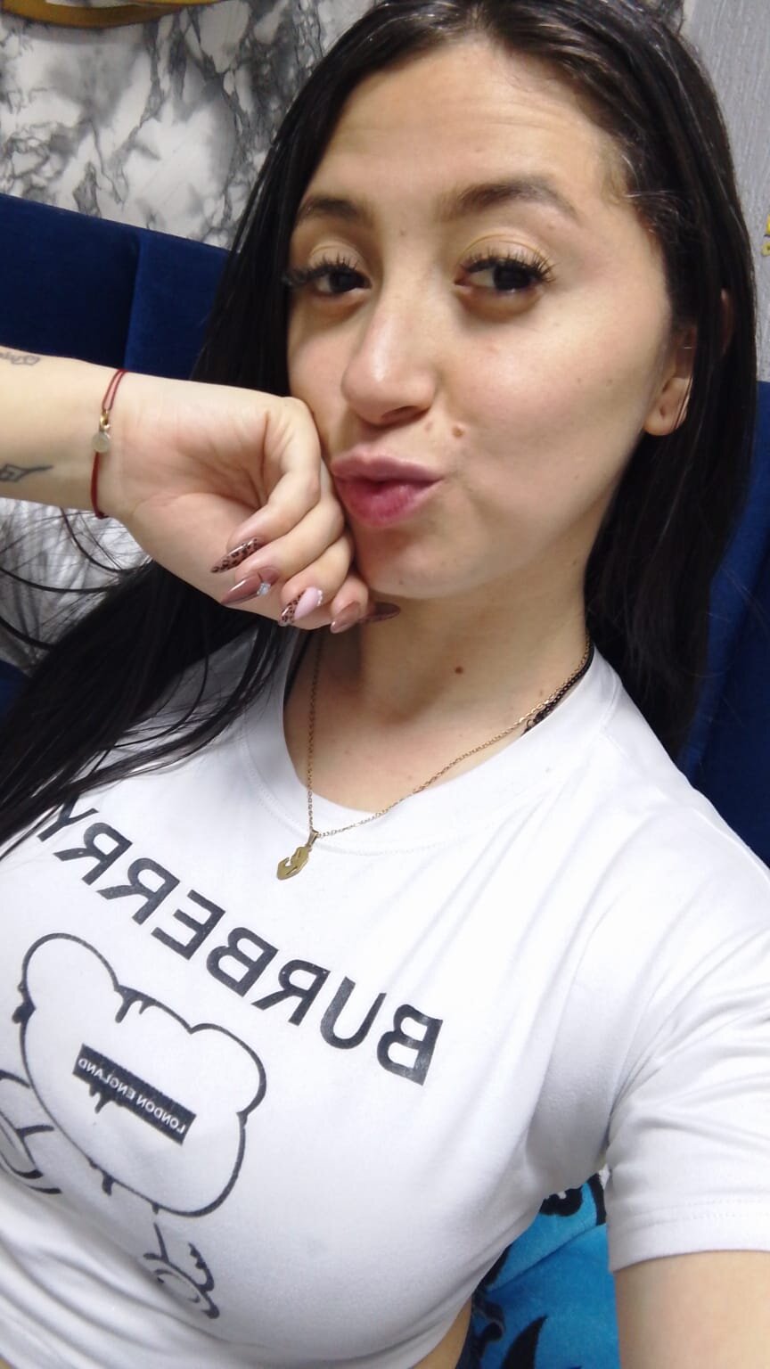 JuliethCruz_ Trendaava kuva 8357