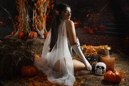 Alyssapark Trick or treat🎃… You decide 😈 Pic 4