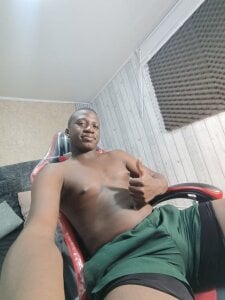 My first day here 🔥 od michell_joos  4 snímek