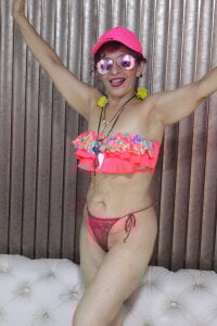 Dalila_Najjar_ beach day and fun Poză