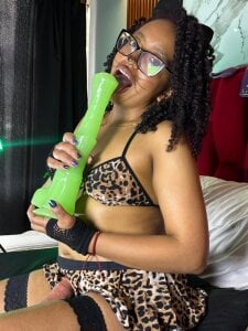 69_artemisa My new toy🥵 Pic 2