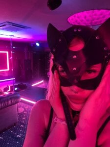 ElbaBrown Public Pic 2