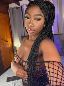 EmaaaBrown_ Catch me if u can Pic 4