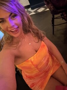 Scarlett_the_girlnextdoor All dressed up Immagine  2