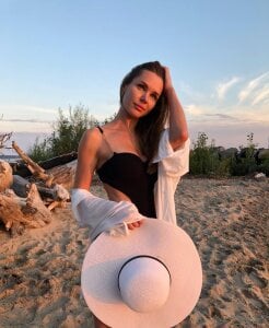 Trophy_x_Wife Public Pic 6