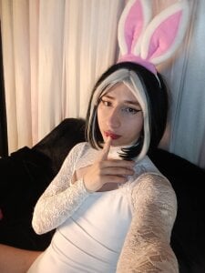 Charlothe_7 Public Pic 2