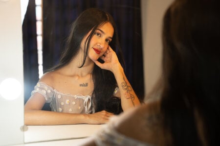 sara_stonemsMore in the mirror Bild 2