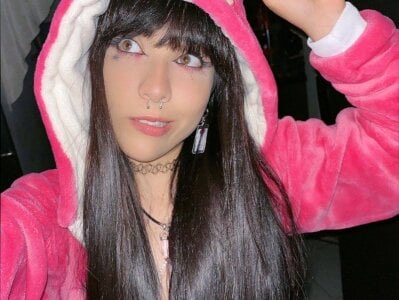 StrangeDesire look at me Pic