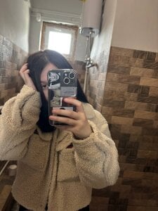 AurorAurora Public Pic 3