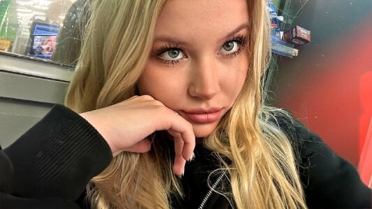 LunarZephra Public  2টি ছবি