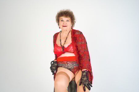 YourHotGranny Rade lace dance Pic 2