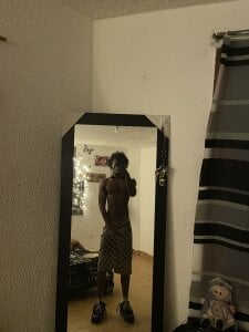 Sexyquerubin It’s almost December! All I want as a gift is for you to use my body and make me feel on fire. 🙂‍↕️ Pic