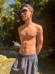 Axel_DavisSM Axel  4টি ছবি