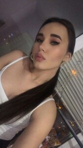 Kira_Veil Public Pic 3