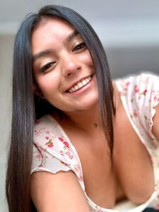 Sofia_lovee0 Yellow 💛💛 Pic 2