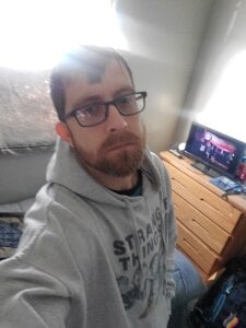 Bottomslut4tops84 Public Pic 5