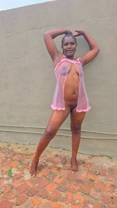 juicy-ass Public Pic 3