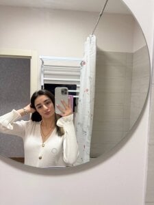 MableHort Getting Ready for Some Holiday Cheer 🎅🏼🎄 Pic 4