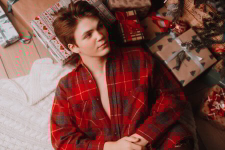 Justin_Horn Christmass Gift Pic 6