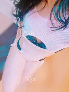 Ran_2323の🥀少し私をチラ見せ🥀の枚の写 真