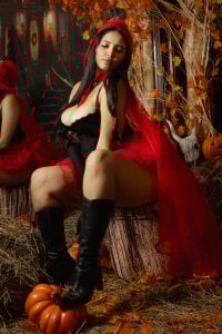 ladymercury1 Which wolf will fuck this little red riding hood? Pic