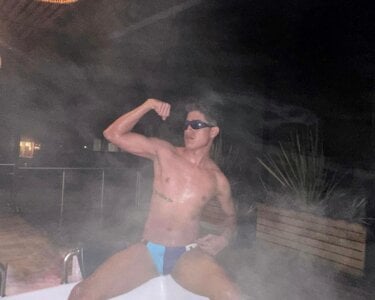 ken_blakerr Jacuzzi time Pic 3