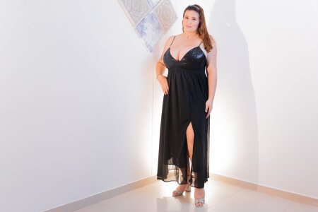 IsabellaHot01 🎆💫 New year, new temptations… Pic