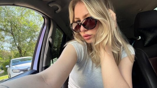 BlondeBun Take a closer look at me 사진 4