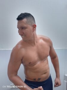 Tom_Hardy11 after gym Pic