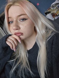 MariYourshaw me and omly me Pic 4