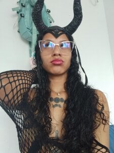 Karii-R 🖤🧸 Pic 9