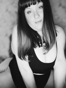 Annie-Louisexx Public Pic