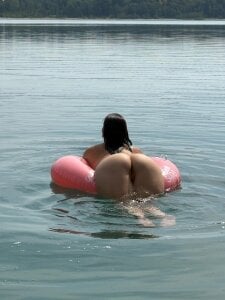 Linalicious Public Pic 4