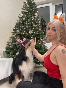 SibleyDurborow Warm New Year's hugs ❄️🤍 Pic 4