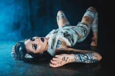 RoxiLester A sexy ghost in the darkness😈 Pic 4